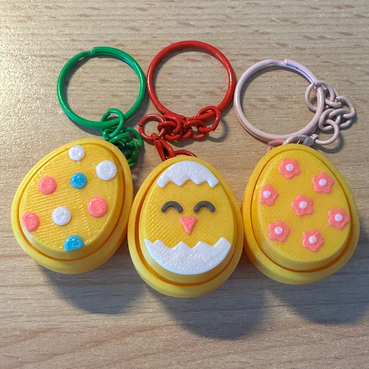 đŁ Easter Egg Clicker Keychain â Fun, trendy & stress-relieving! đ