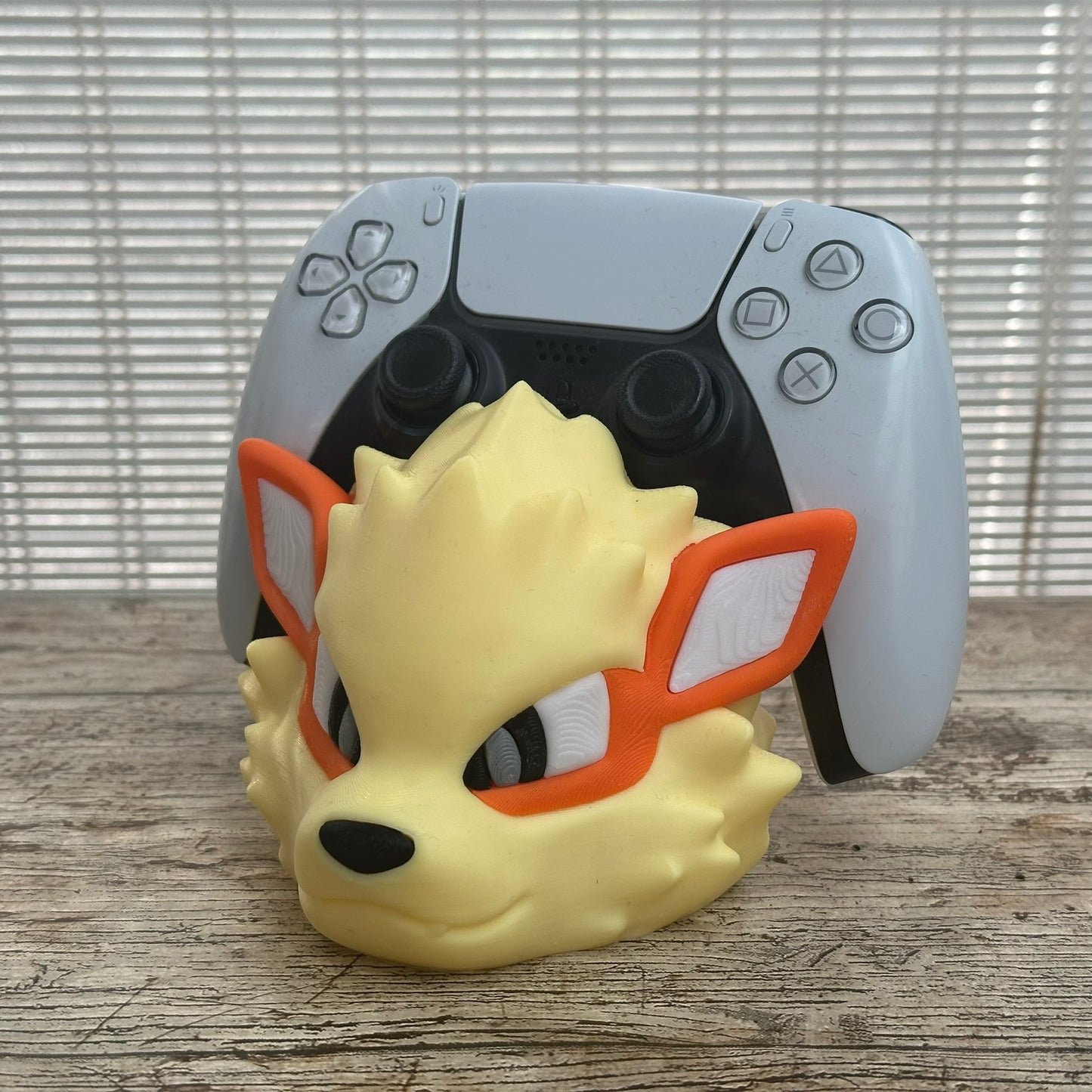 Pokémon Arcanine controller holder PS4, PS5, XBOX, Switch