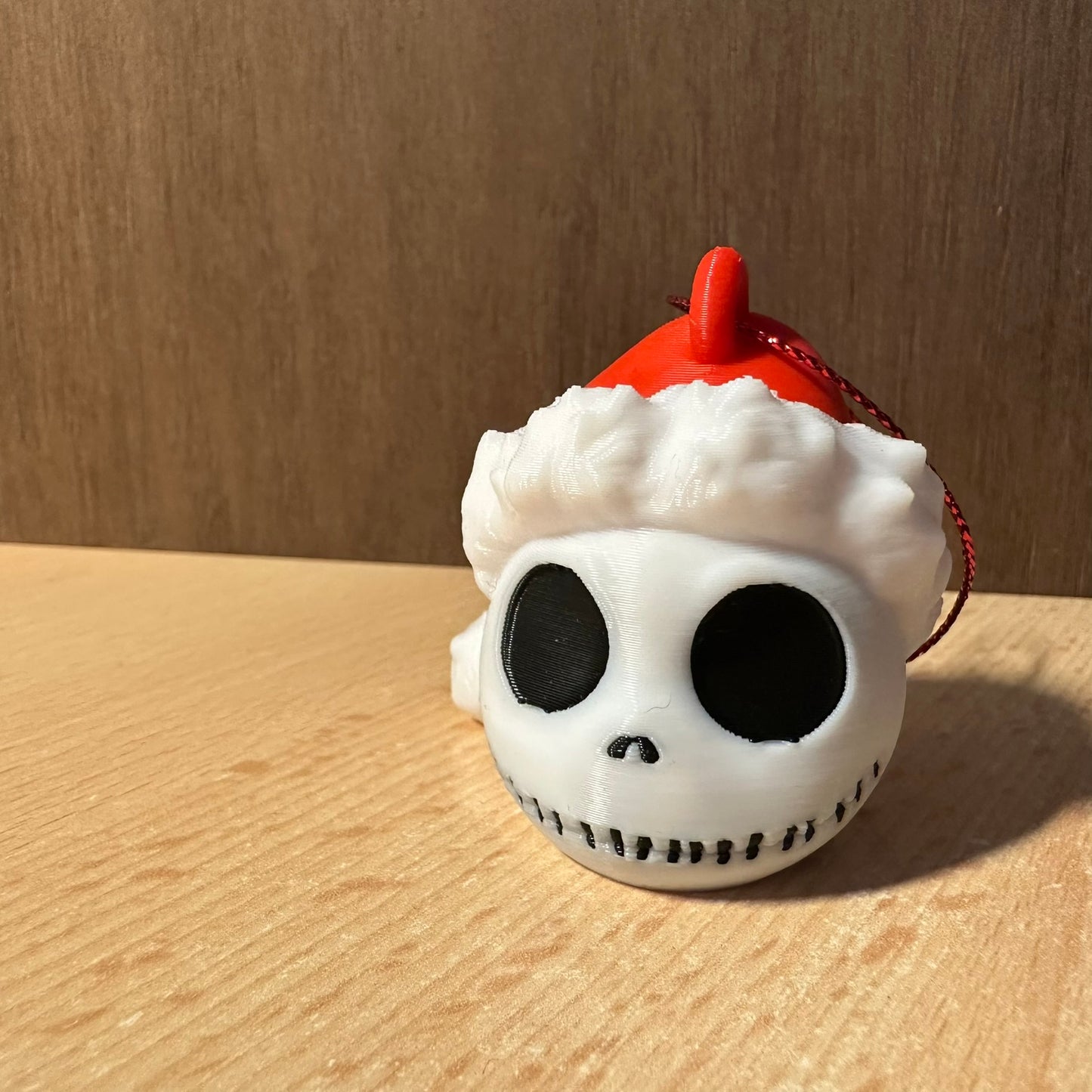 Boules de Noël inspirées de Jack Skellington avec un bonnet de Noêl