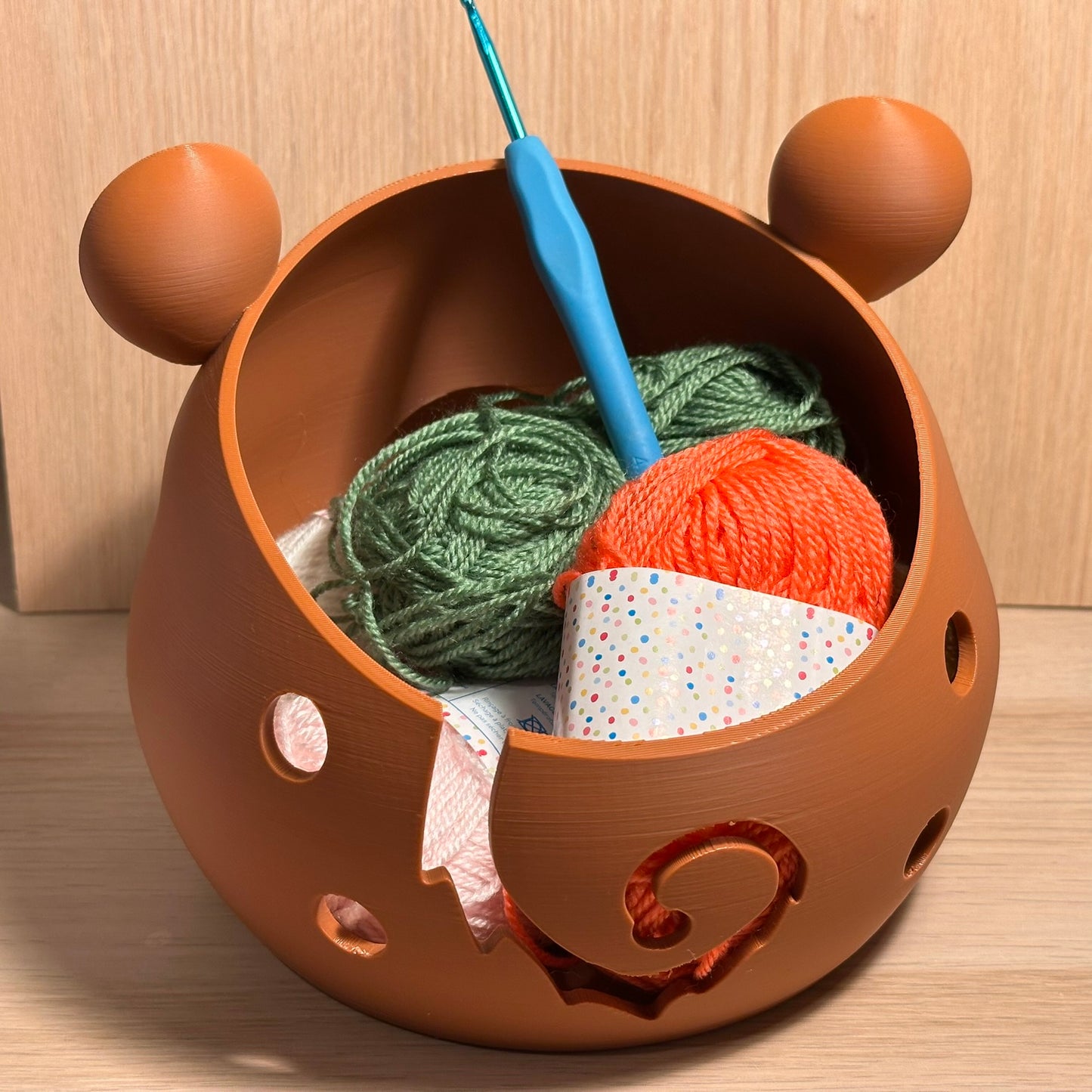 Bols à laine Ourson – Accessoire tricot & crochet mignon et peint à la main