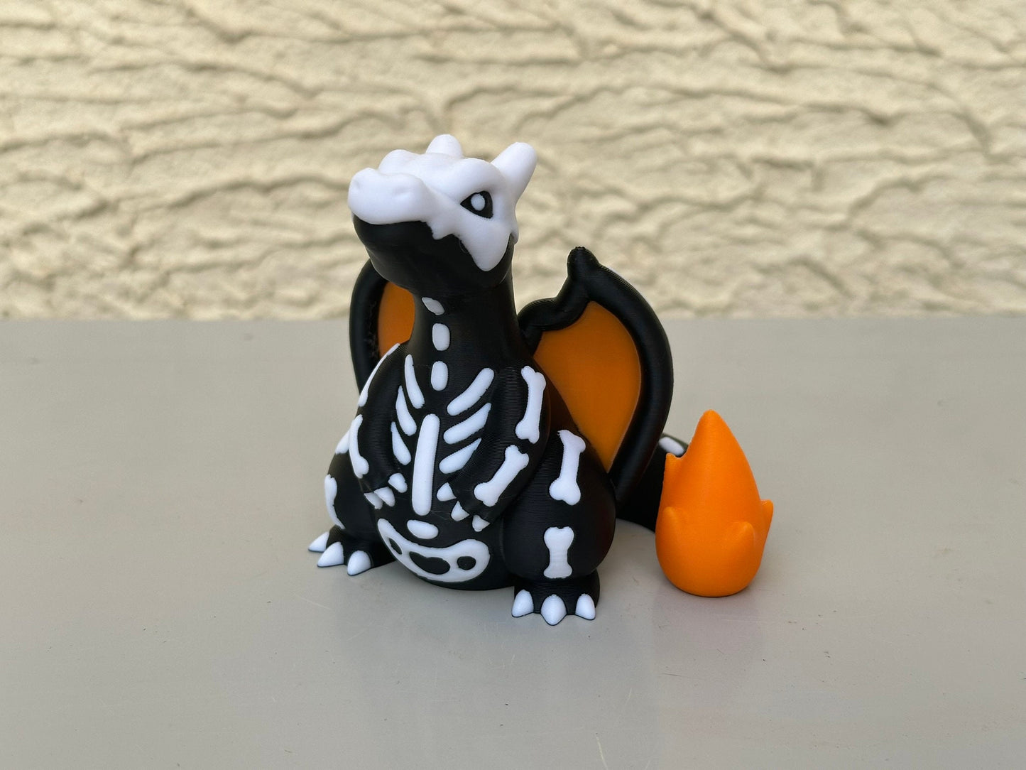 Figurine dracaufeu, le squelette d'Halloween