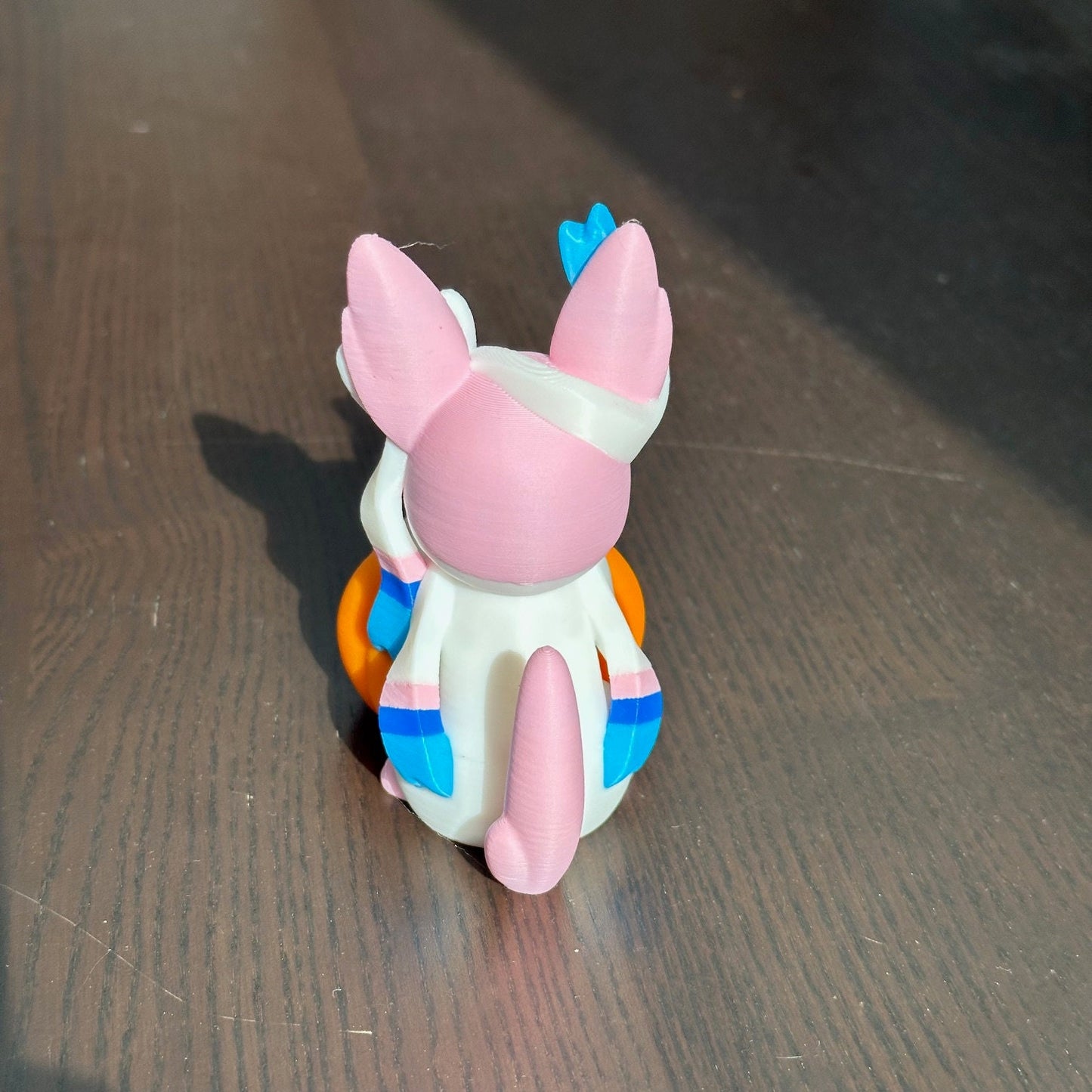 Figurine Nymphali avec sa citrouille, Pokemon Sylveon, Pokemon édition spéciale Halloween