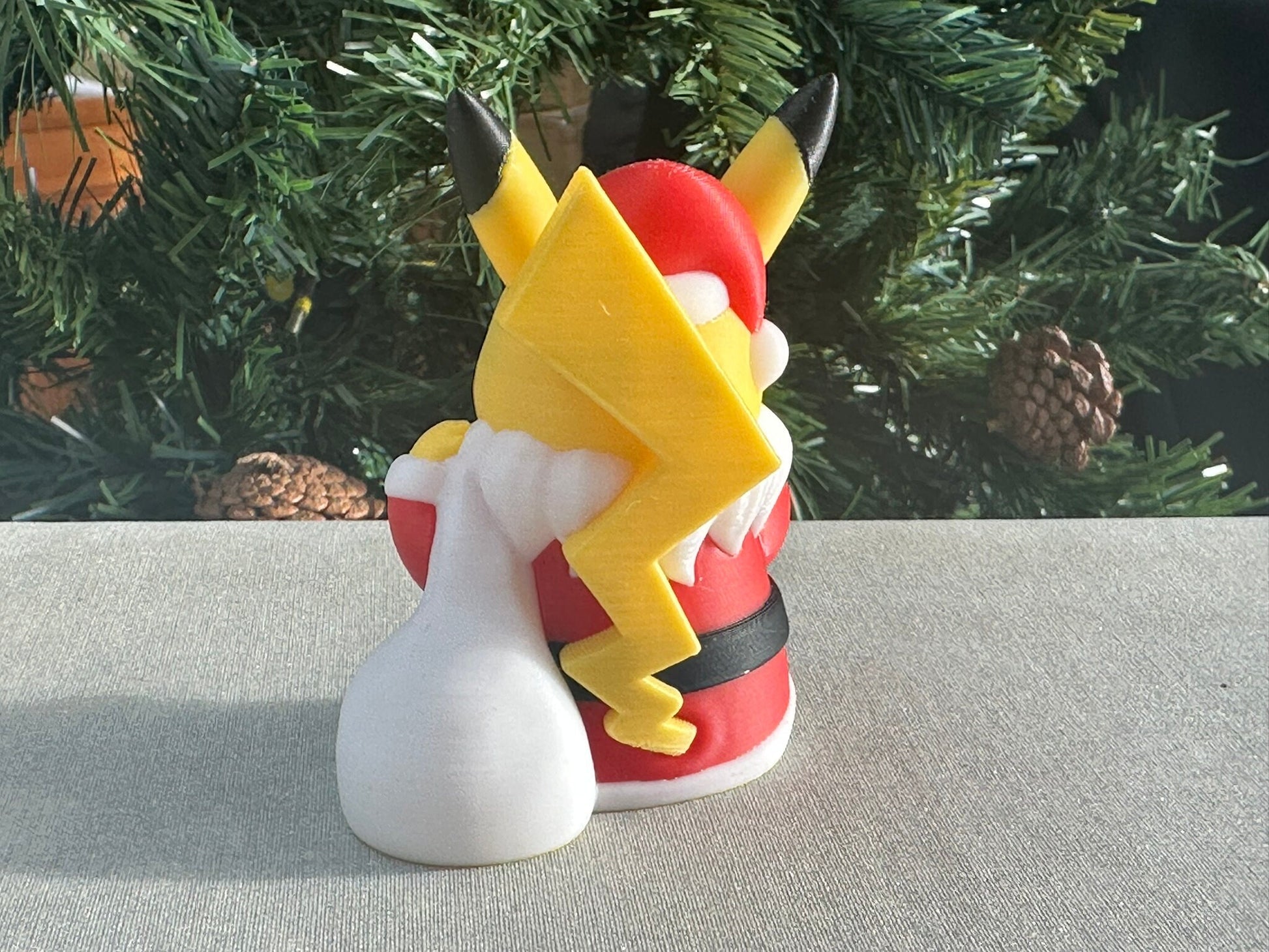 Figurine Pokémon Pikachu Édition Noël - Collection Festive