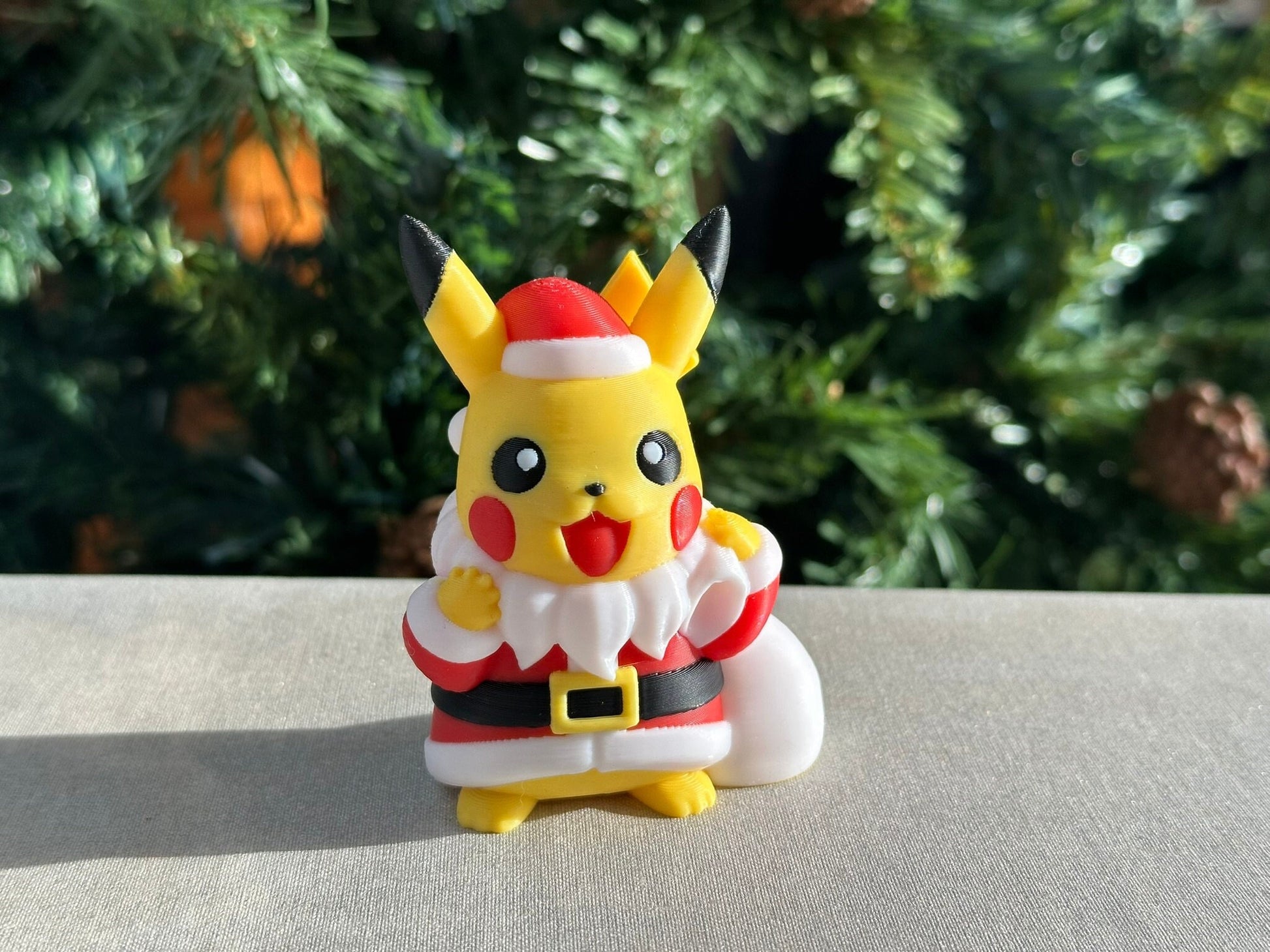 Figurine Pokémon Pikachu Édition Noël - Collection Festive