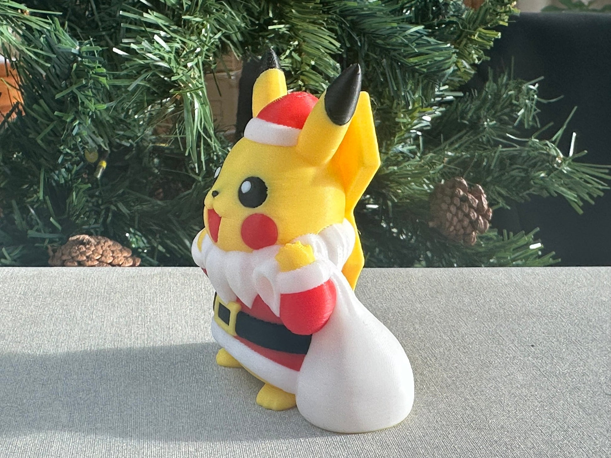 Figurine Pokémon Pikachu Édition Noël - Collection Festive