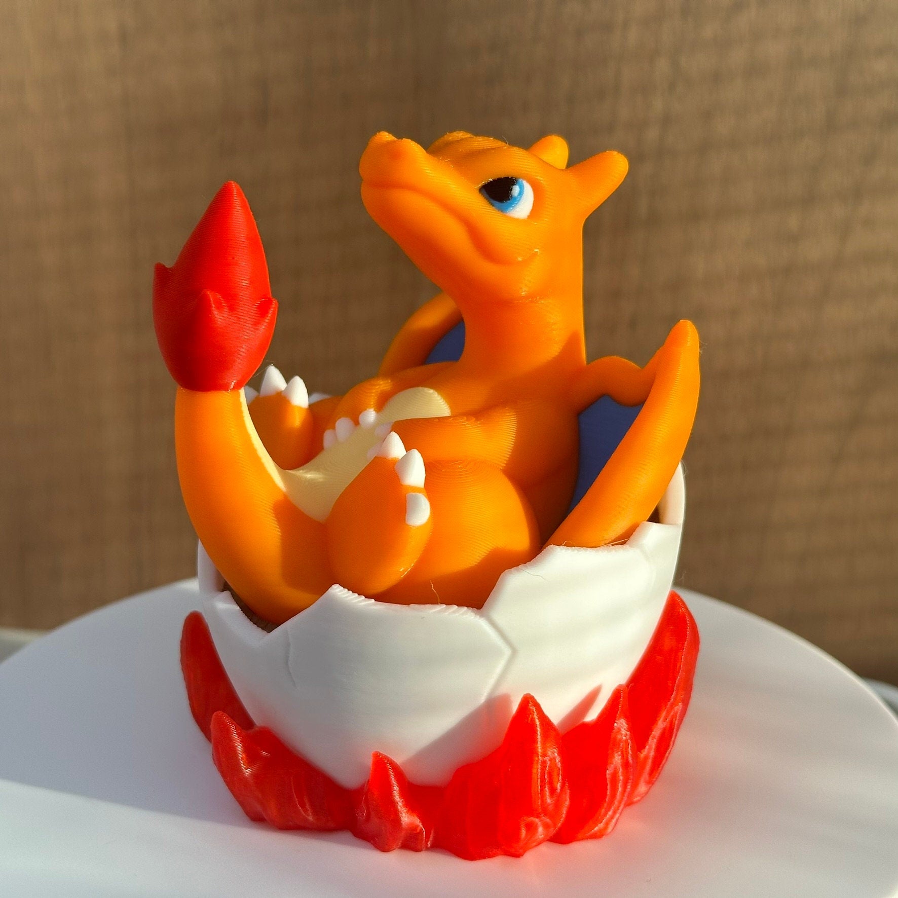 Figurine Dracofeu dans son oeuf (de Pâques) - Édition Spéciale Pokémon