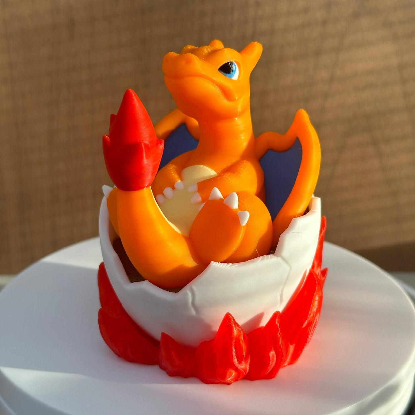 Figurine Dracofeu dans son oeuf (de Pâques) - Édition Spéciale Pokémon