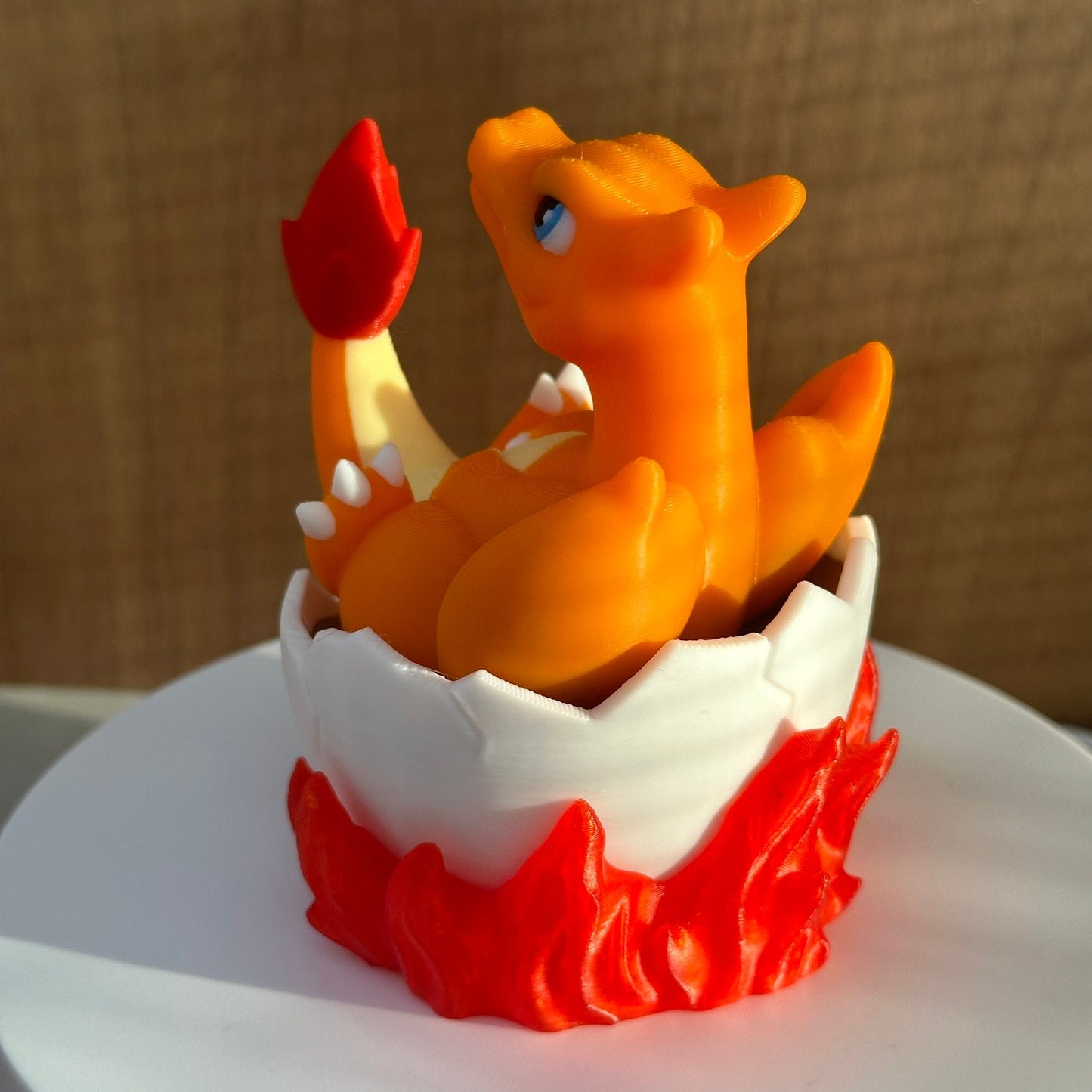 Figurine Dracofeu dans son oeuf (de Pâques) - Édition Spéciale Pokémon