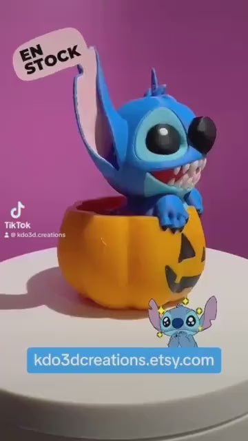 Figurine Stitch dans une Citrouille : L'Évasion Magique d'Halloween